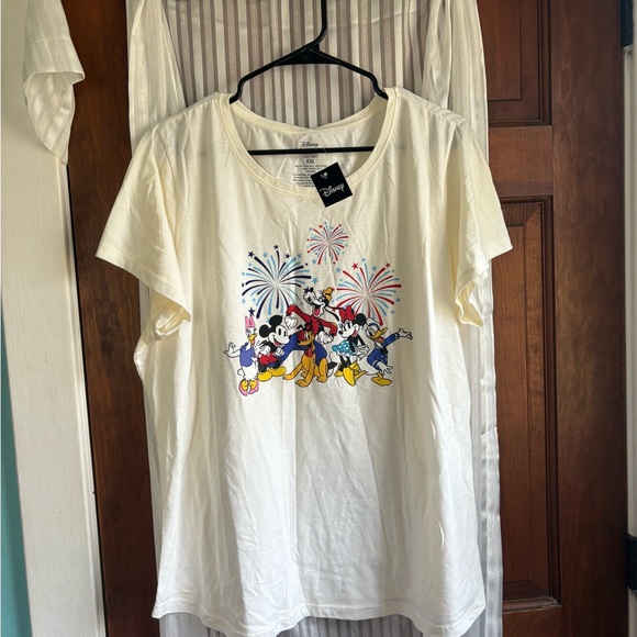 Disney Patriotic tshirt NWT - Picture 2 of 2
